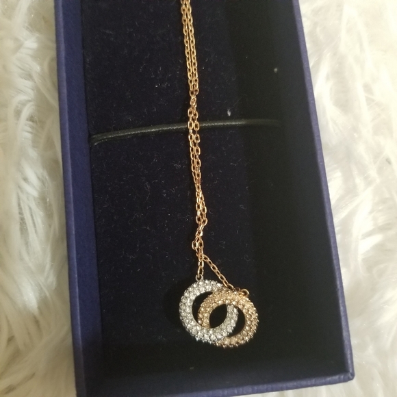 ❤Swarovski Necklace & Bracelet Set❤ - Picture 4 of 8